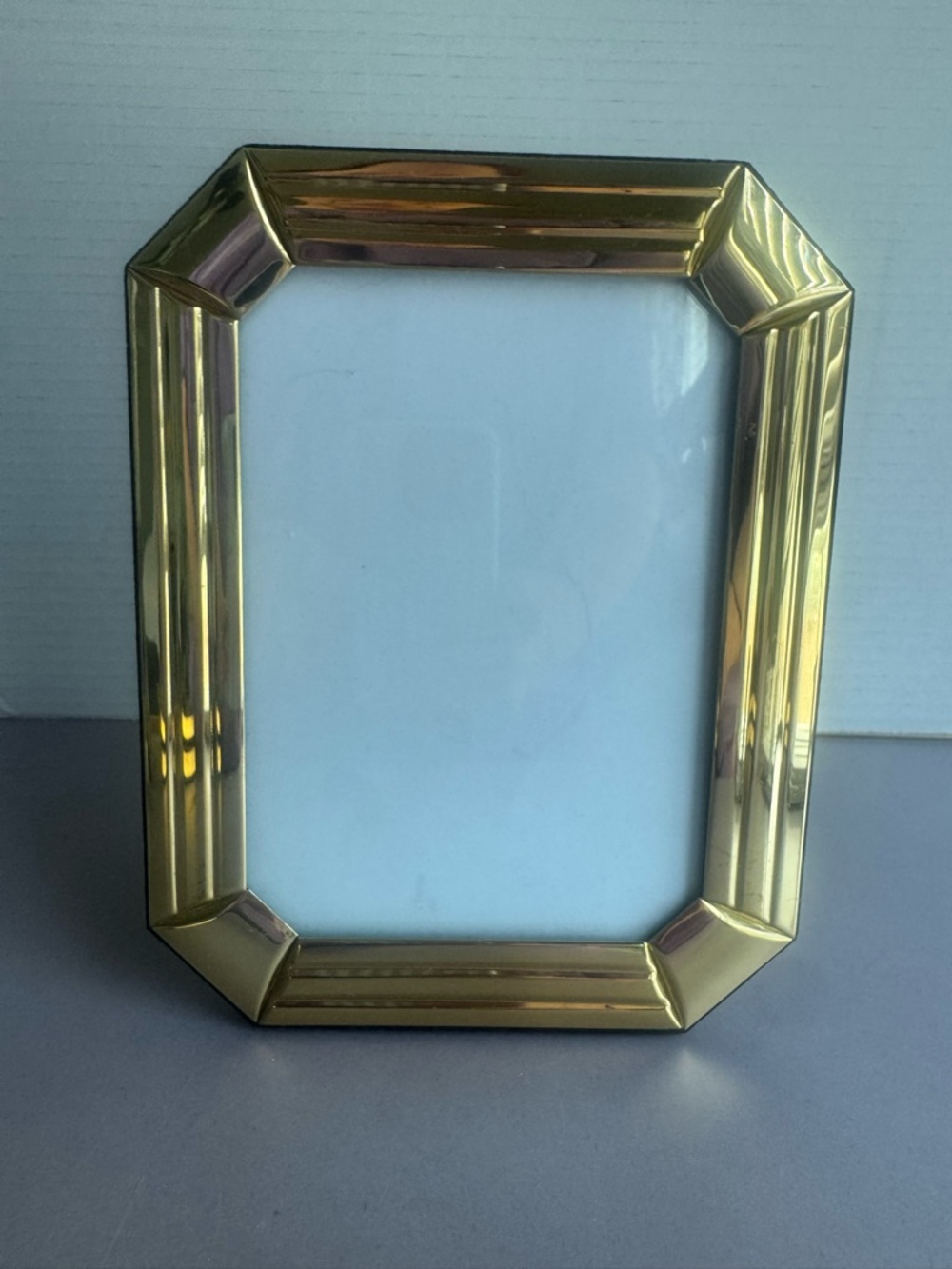 Fetco Polished Gold Octagonal Picture Frame